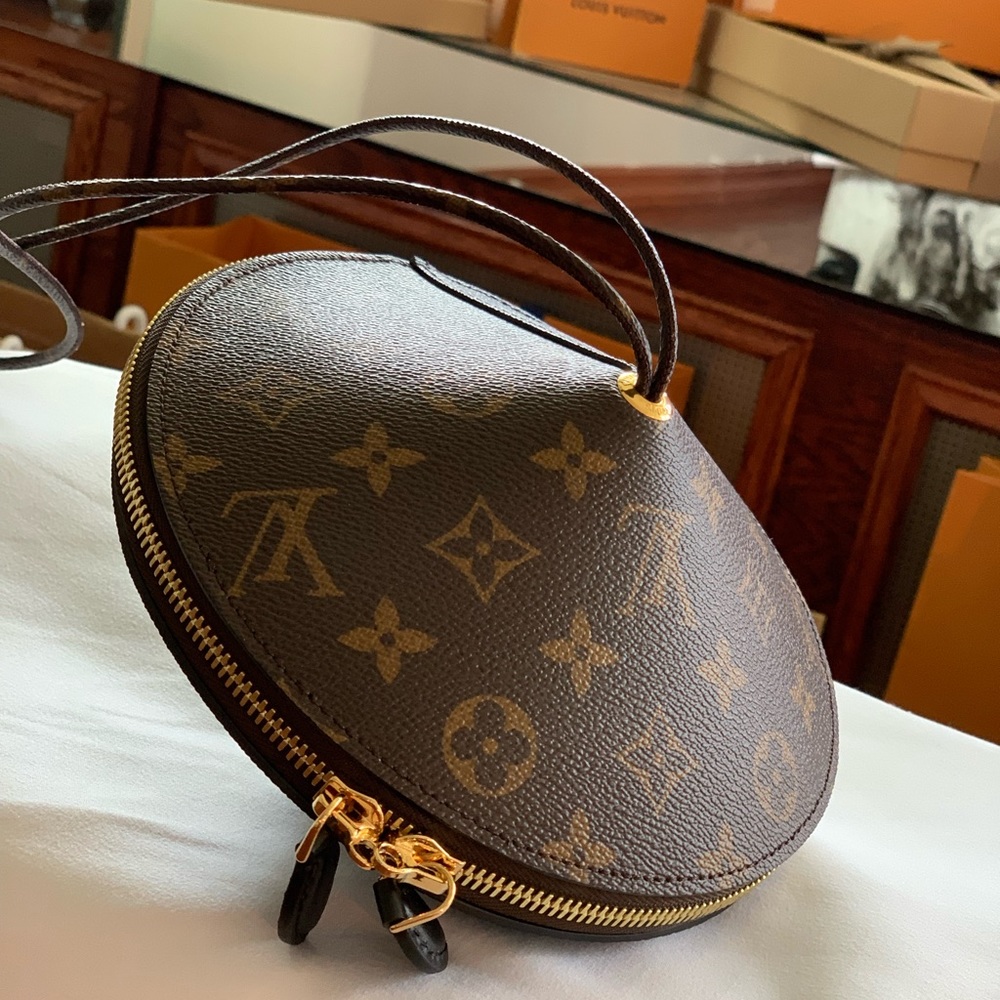 LOUIS VUITTON TOUPIE LV Monogram UFO M44592